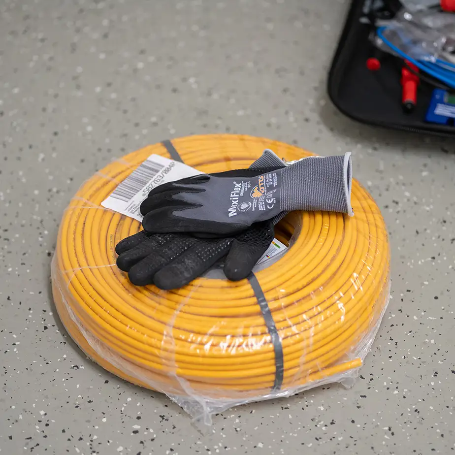 Elektro-Czaplik_netzwerkverkabelung-gelbes-kabel